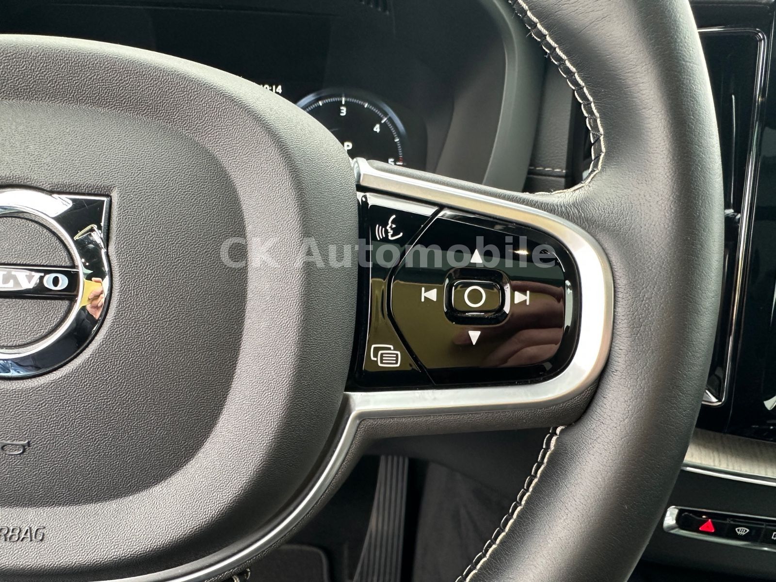 Fahrzeugabbildung Volvo XC60 D4 Inscription 2WD/BLIS/Head-Up/Pano/360°