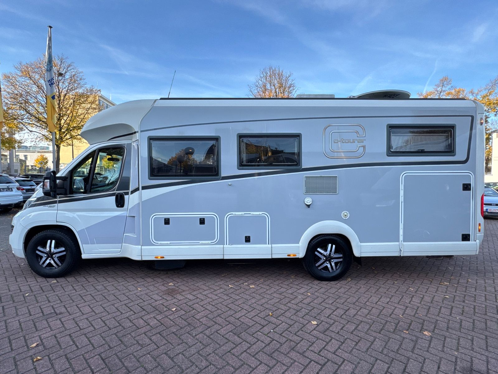 Fahrzeugabbildung Carthago C-Tourer T 148 LE H SOLAR TV SAT HUBBETT KAMERA