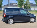 Ford Tourneo Courier - Neuer Zyl.Kopf / AHK / PDC - Ford Tourneo aus 2014