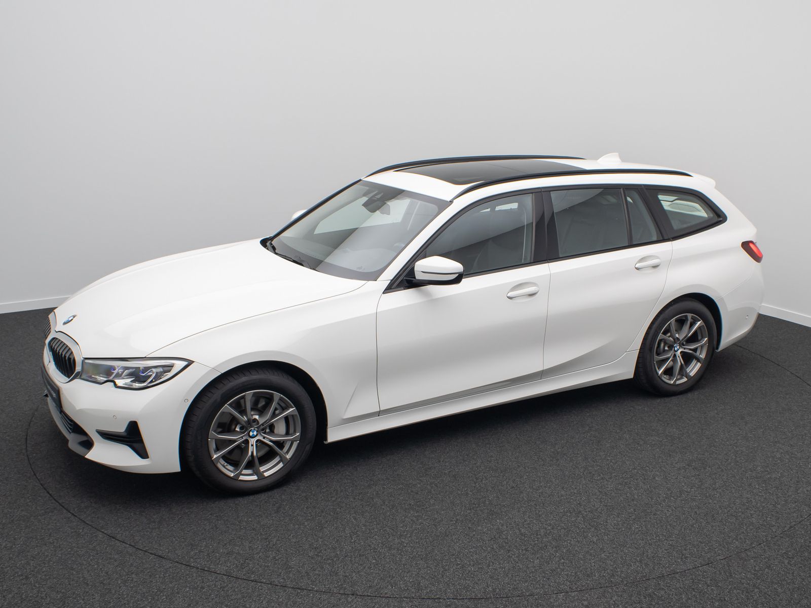 Fahrzeugabbildung BMW 330d xD Sport Line DAB Kamera Laser Panorama