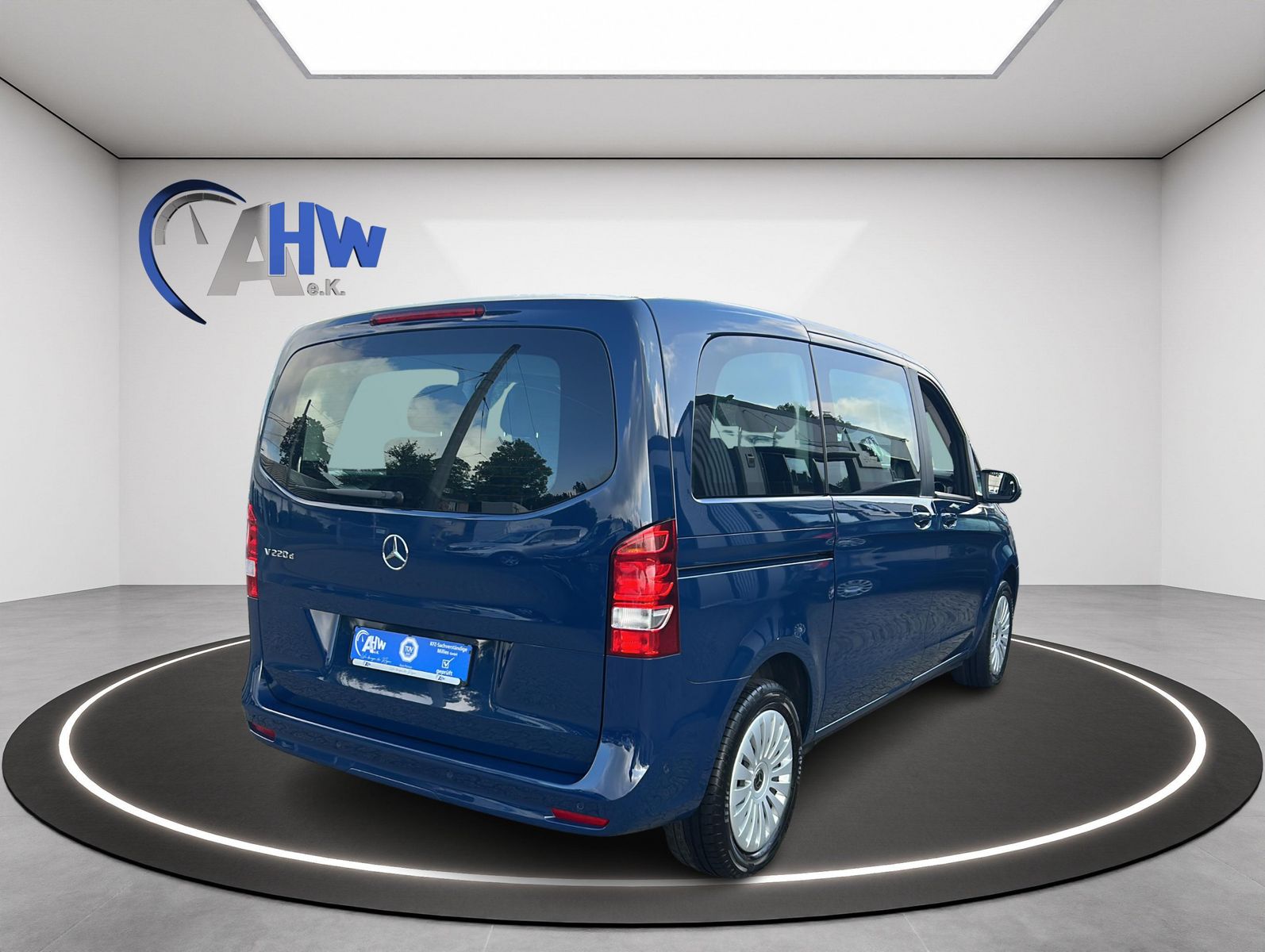 Fahrzeugabbildung Mercedes-Benz V 220 d RISE kompakt