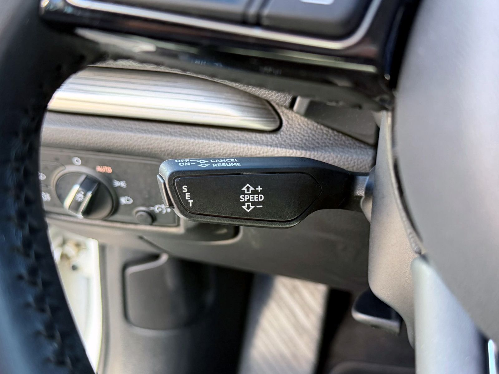 Fahrzeugabbildung Audi A3 Sportback 35TFSI S-Tronic NAV PDC TEMP SHZ