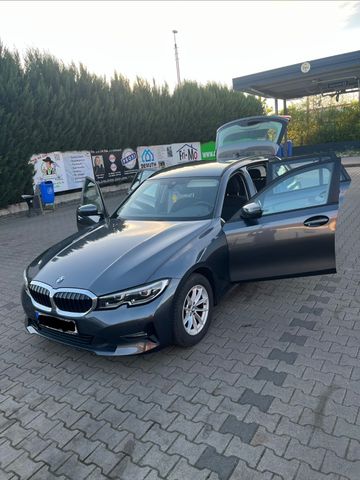 BMW 318d Touring *NUR BIS MITTE JULI*