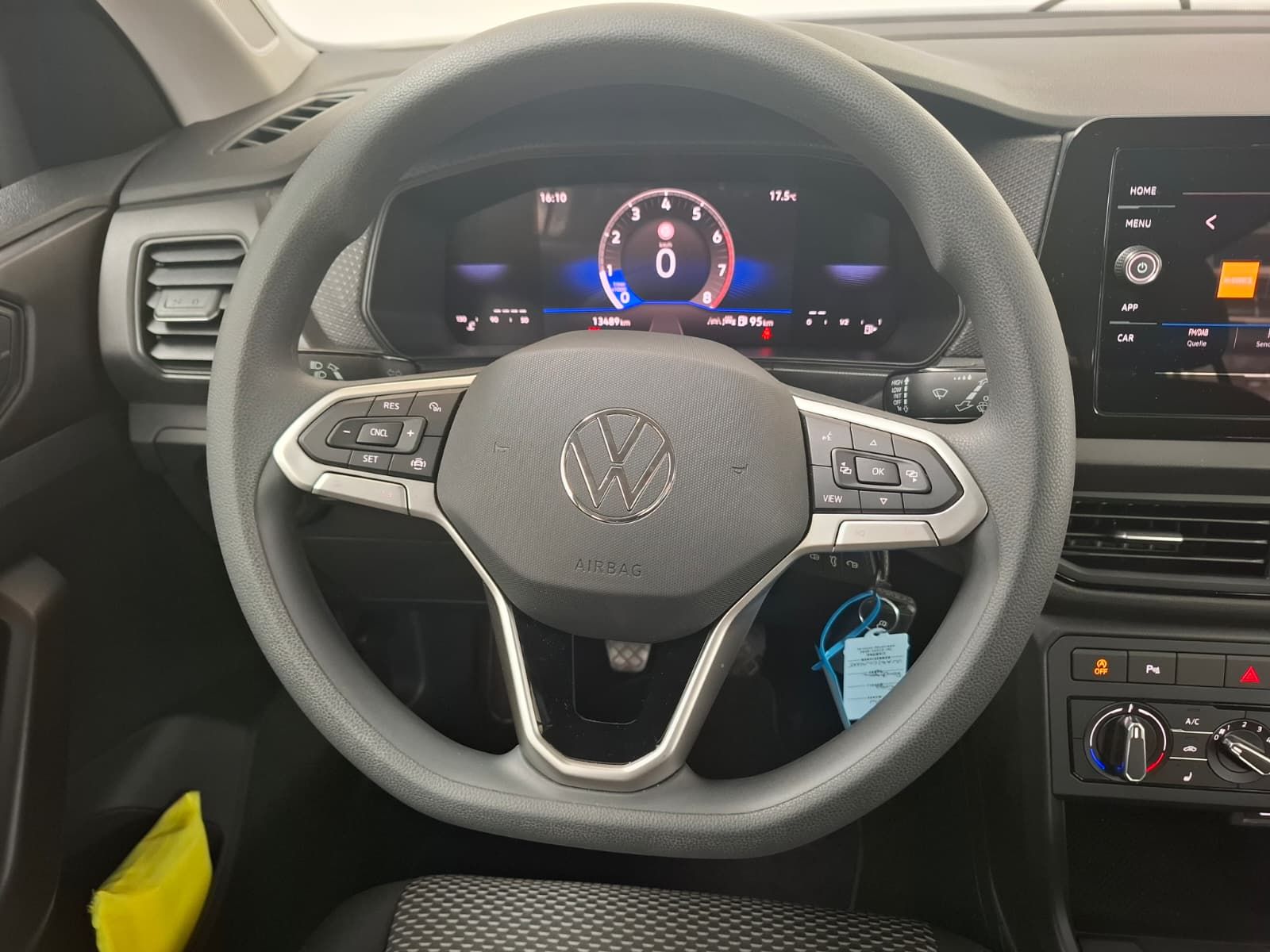 Fahrzeugabbildung Volkswagen T-Cross 1.0 TSI 5-Gang +LED +FrontAss. +LaneAss.
