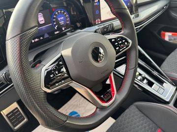 Volkswagen Golf GTI Clubsport 2,0l TSI 300PS 7-Gang-DSG