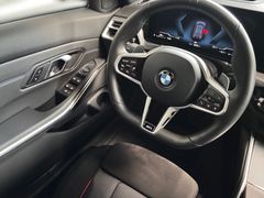 Fahrzeugabbildung BMW 320d Touring Sportautomatic M Sport -- Pano/ACC