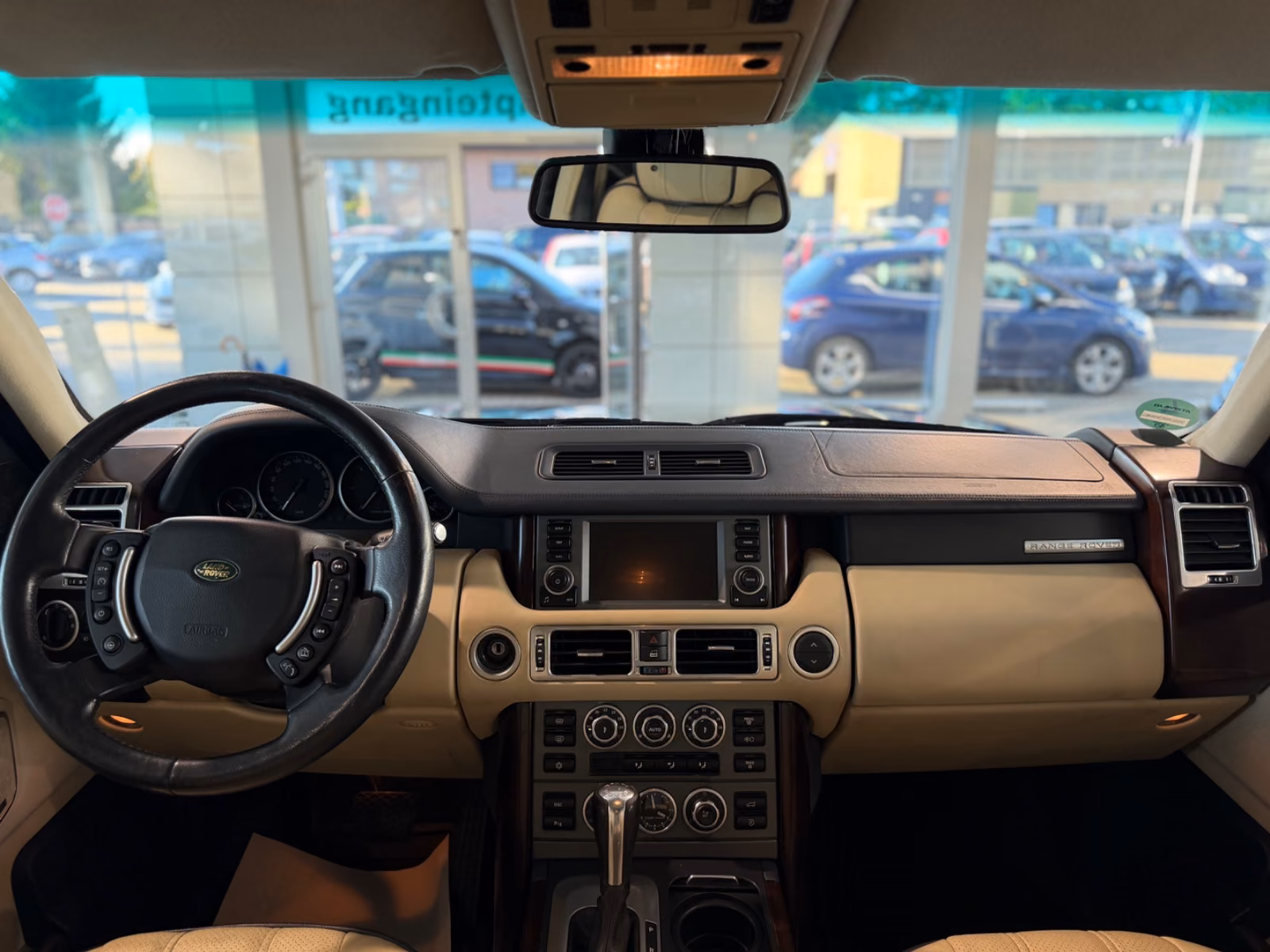 Land Rover Range Rover 3.6 TDV8 Vogue | 272 ch | BVA | GPS | Toit ouvrant | Chauffage stationnaire | Sièges chauffants et ventilés | Attelage