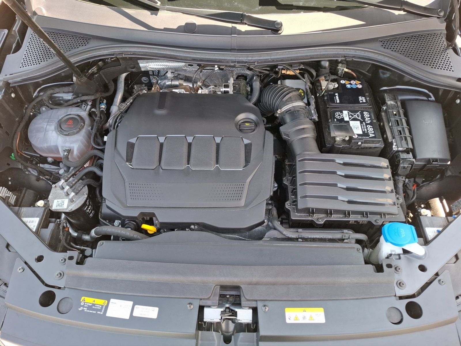 Fahrzeugabbildung Volkswagen Tiguan TDI Move DSG STH Matrix AHK Navi AID ACC