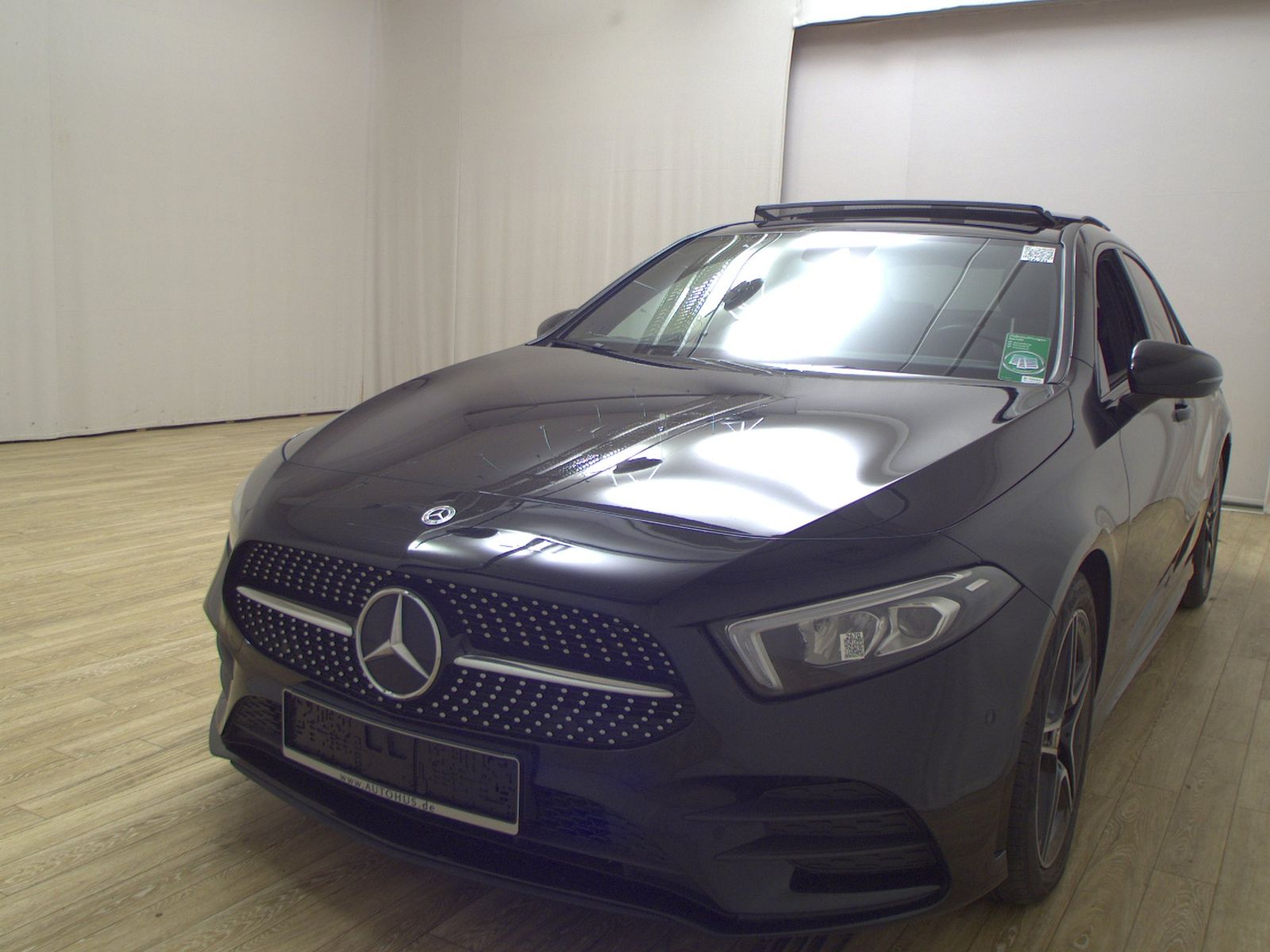 Mercedes-Benz A 180 Lim. d AMG-Line Navi LED Panorama Sound imagem 2