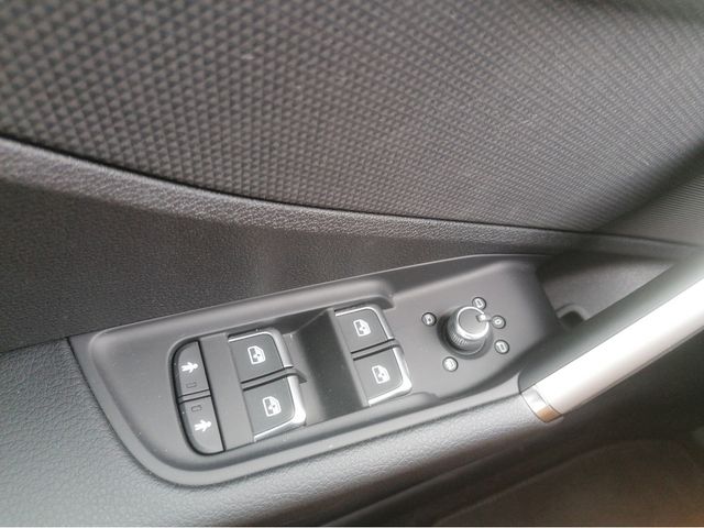 Q2 advanced 35 TFSI 110150 kWPS S tronic AHK LED