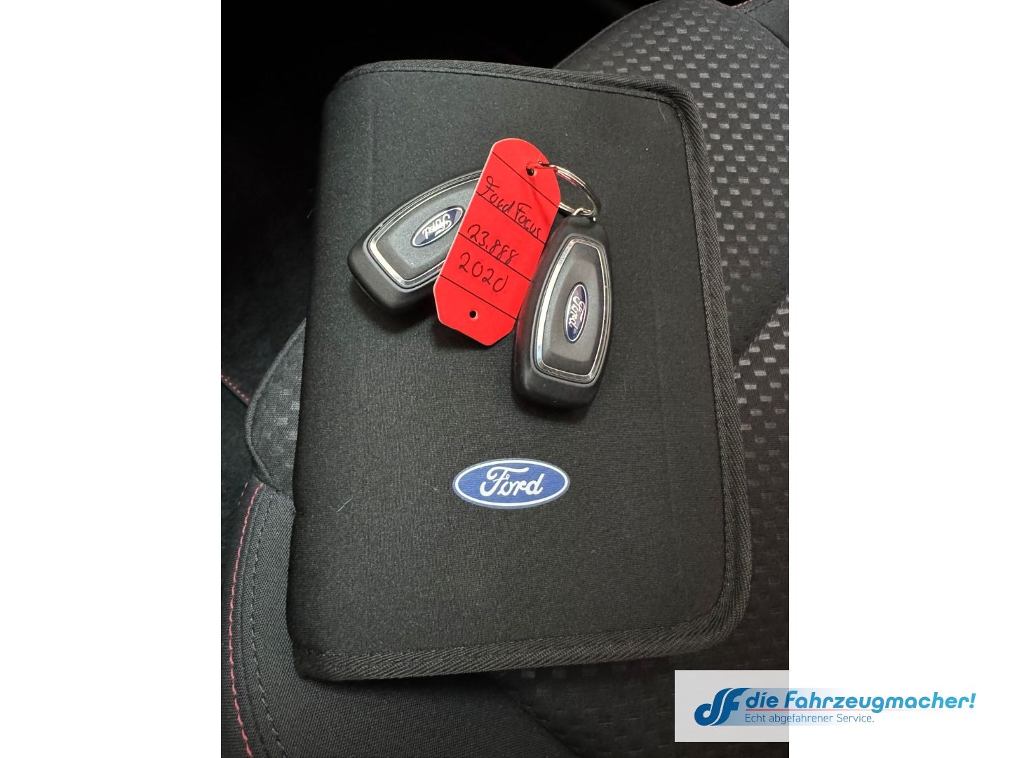 Fahrzeugabbildung Ford Focus ST-Line X AD Navi Digitales Cockpit LED Bl