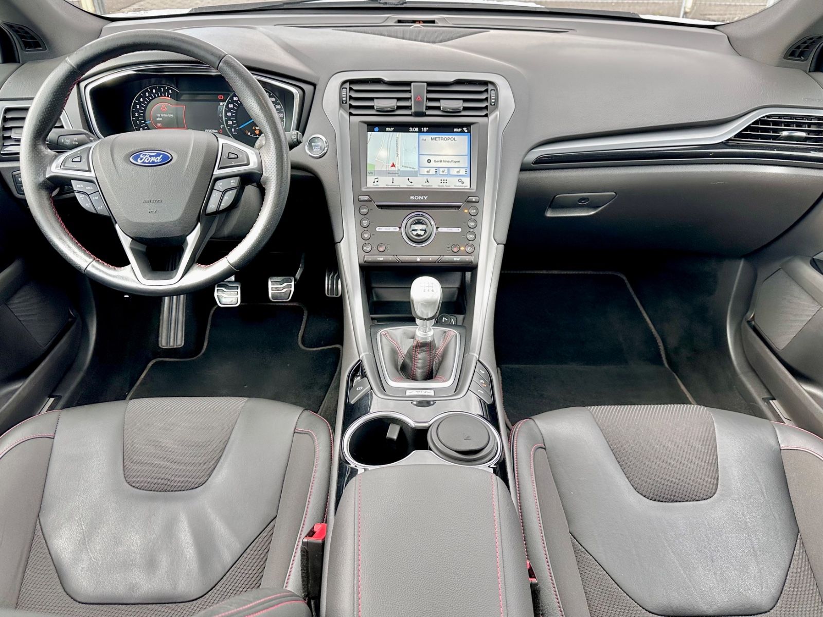 Fahrzeugabbildung Ford MONDEO TURNIER ST-LINE*KAMERA+LED*