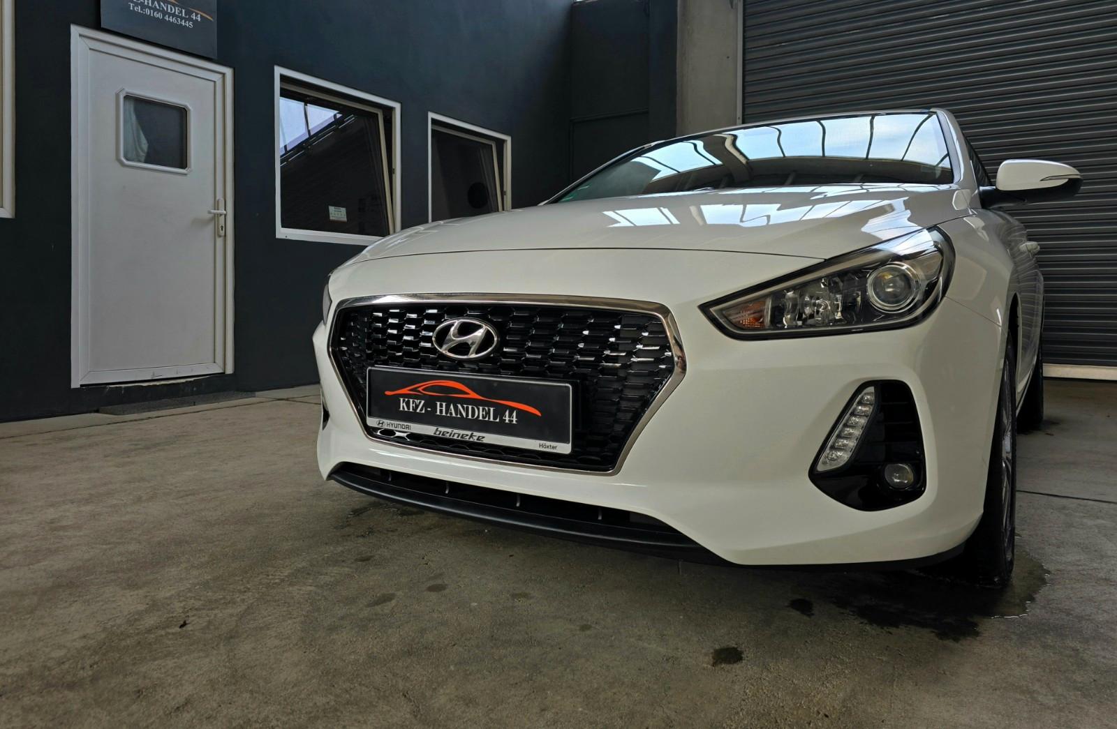 Hyundai i30 TREND LIMOUSINE-1.HD-ALU-KLIMAANLAGE-SHZ-TOP