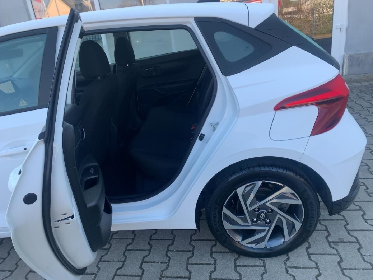 Fahrzeugabbildung Hyundai I20 Trend Mild-Hybrid + Komfort-Paket