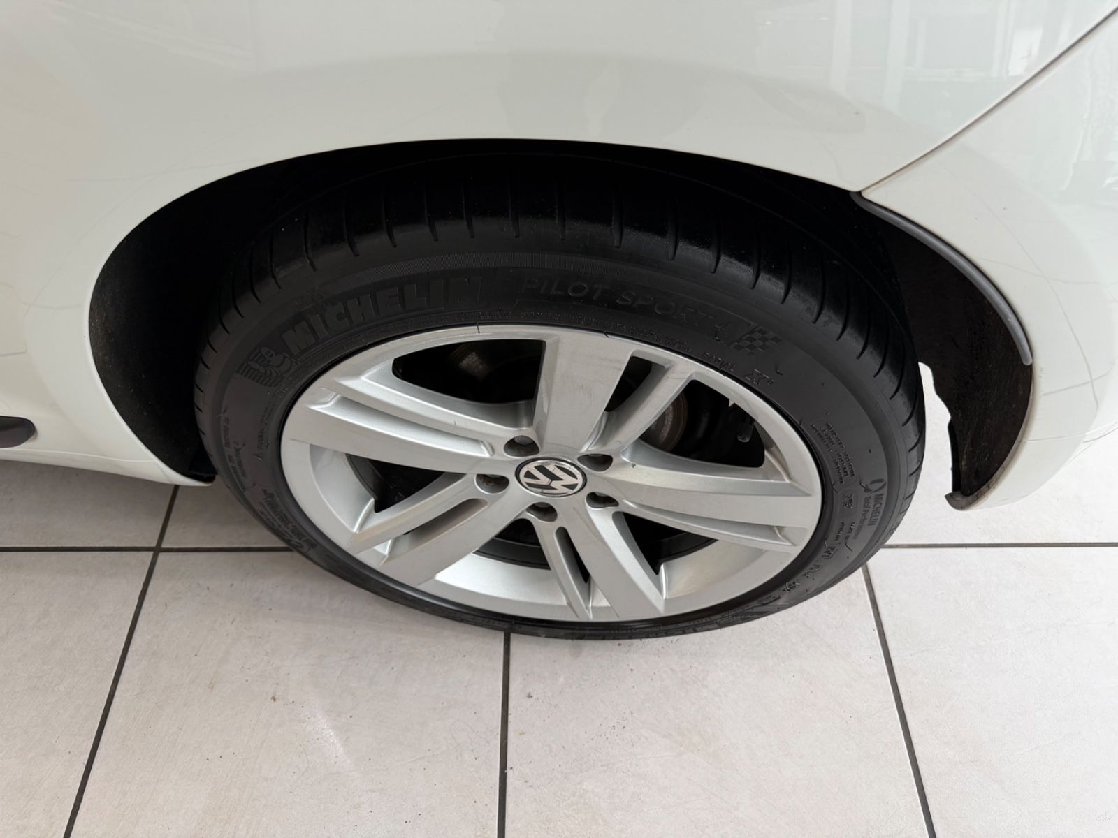 Fahrzeugabbildung Volkswagen Scirocco 2.0 TSI 155 kW Match