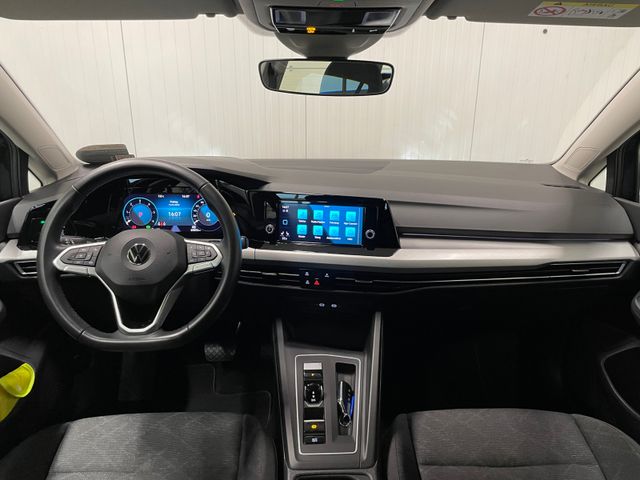 Golf VIII Variant Life 2.0 TDI DSG LED SHZ
