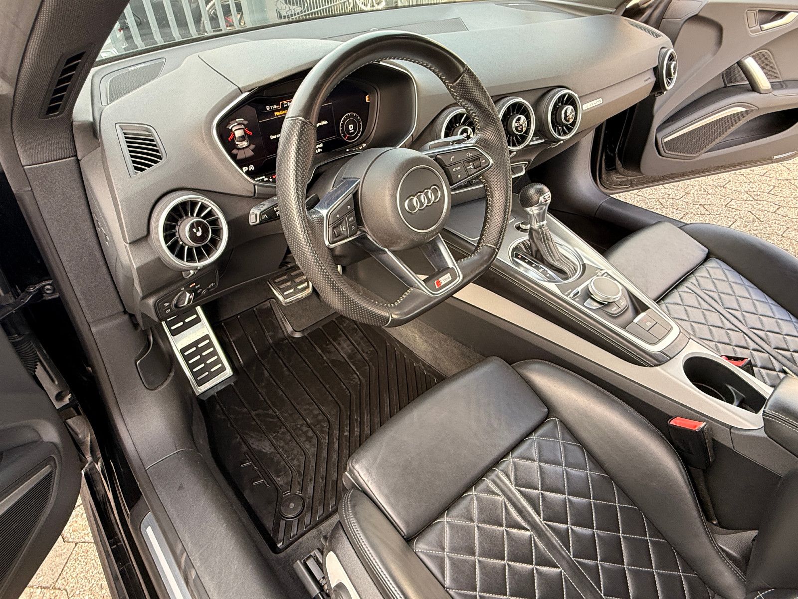 Fahrzeugabbildung Audi 2.0 TFSI quattro/S-LINE/AUTOMATIK/RS-SITZE/LED
