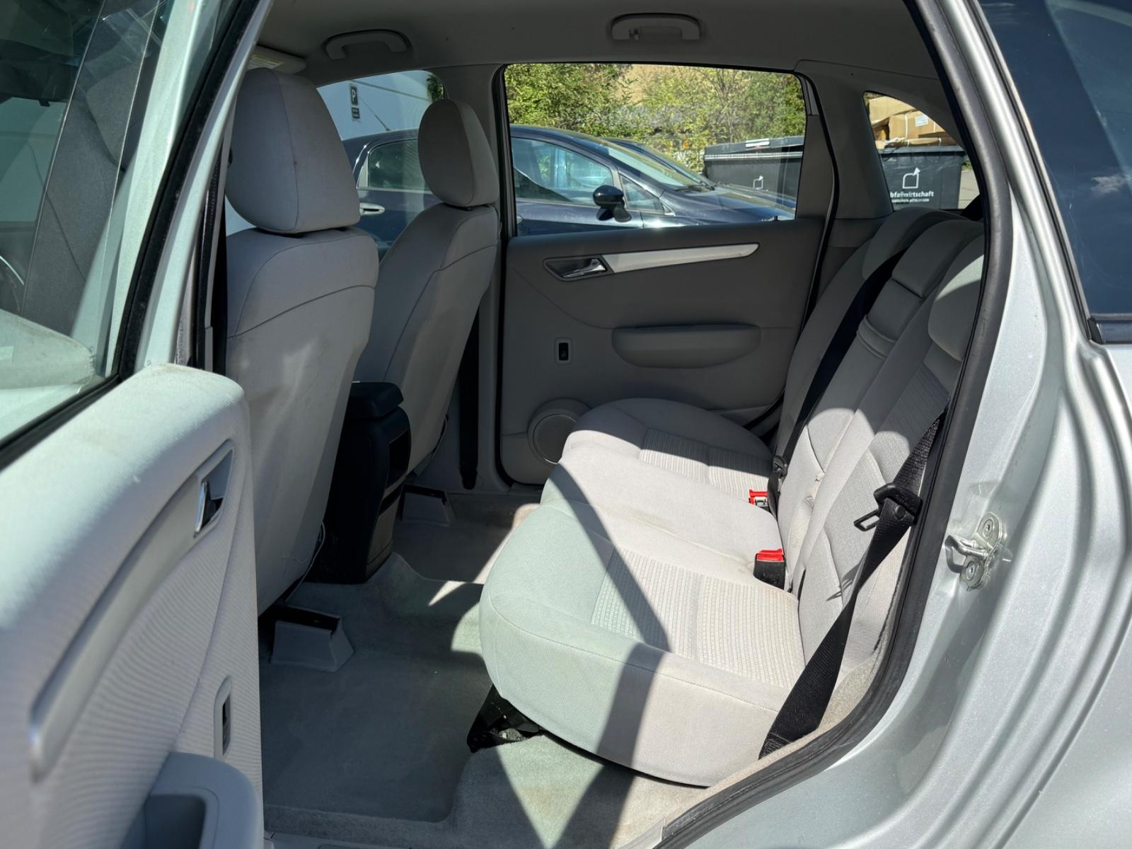 Mercedes-Benz B170 2005 — photo 17