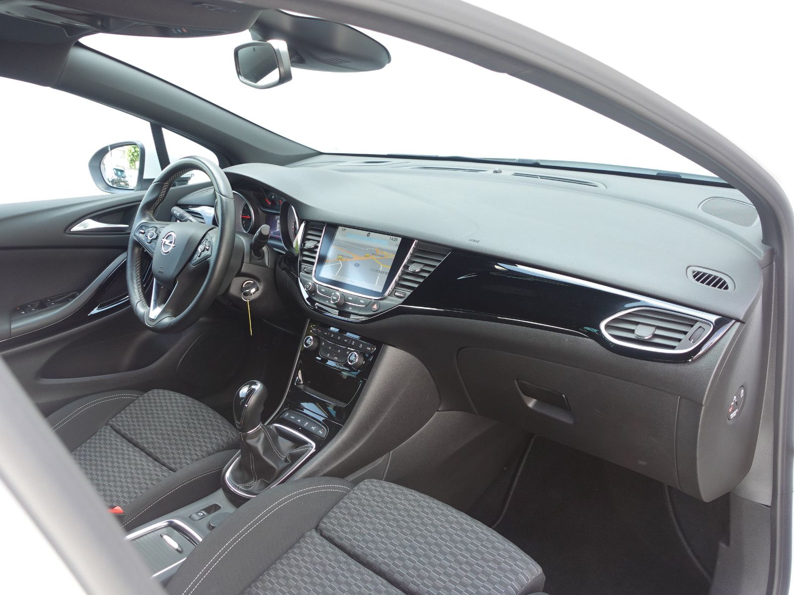 Fahrzeugabbildung Opel Astra 1.6Turbo Dynamic Navi,OPC-Line,SHZ,Standhz