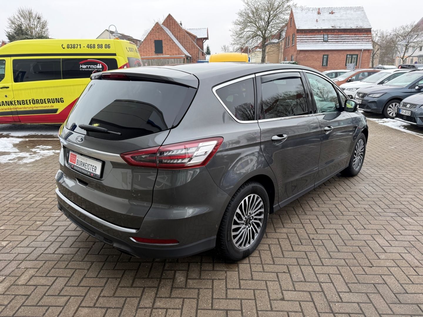 Fahrzeugabbildung Ford S-Max 2.0 EcoBlue Titanium 7-Sitze ACC LED AHK R