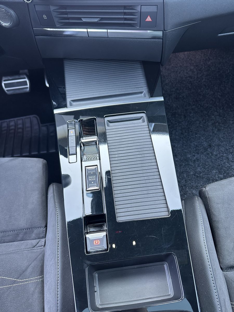 Fahrzeugabbildung Opel Astra SpT 1.5 D Aut. GS NAV+LED+PANO+18ZOLL+1HD