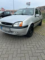 Ford Fahrzeug ist in gutem Zustand und fährt ei... - gebrauchte Ford Fiesta aus dem Jahr 2000