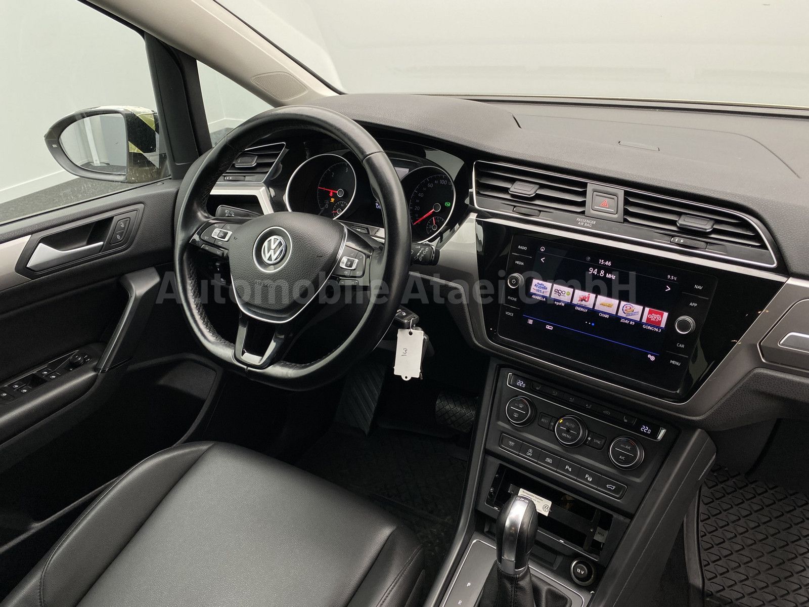 Fahrzeugabbildung Volkswagen Touran DSG *Taxi* 7-SITZE+NAVI+LEDER 8658