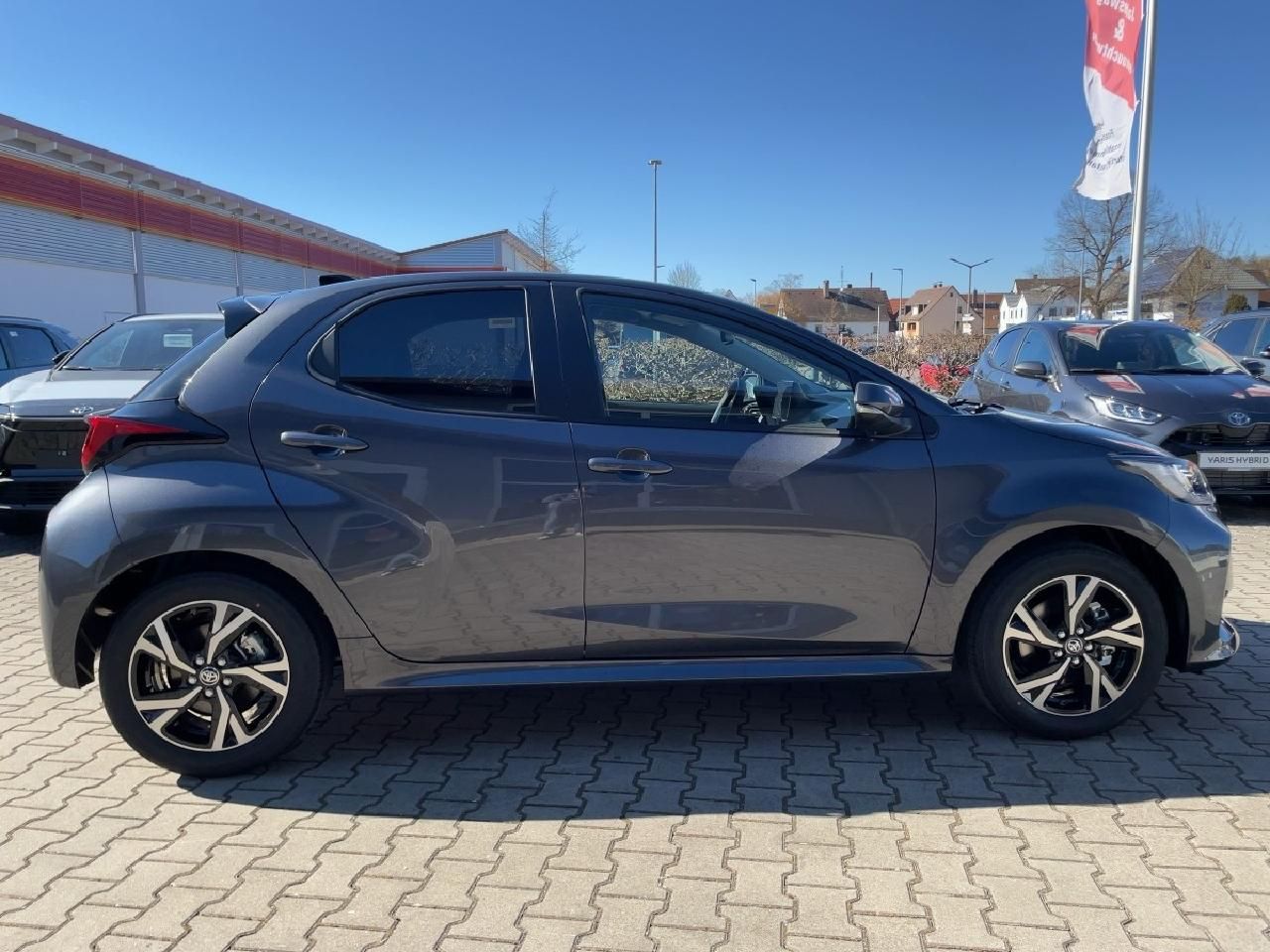 Fahrzeugabbildung Toyota Yaris Hybrid 116 PS Teamplayer