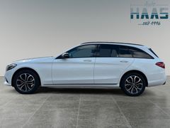 Fahrzeugabbildung Mercedes-Benz C 180 T CGI Navi Sitzh Alu LED el.Klappe 2.Hand