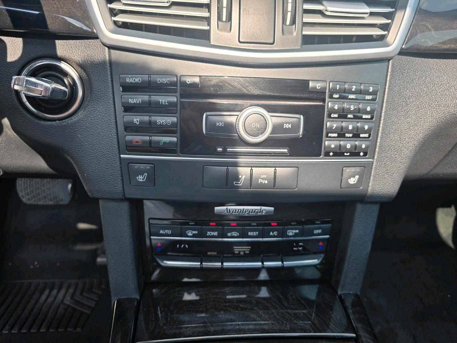 Mercedes-Benz E300 2011 — photo 12