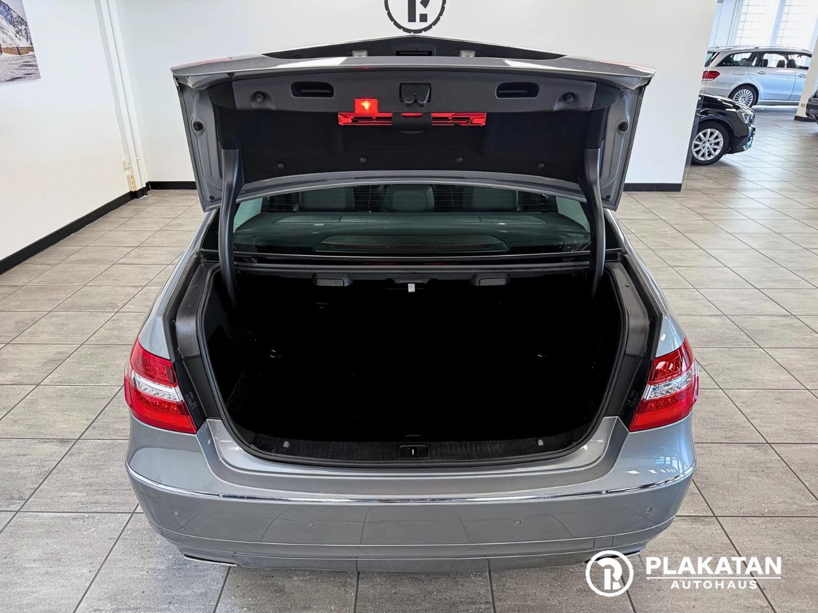 Mercedes-Benz E 200 Tempomat Navi Bi-Xenon 2Hand MB-Service