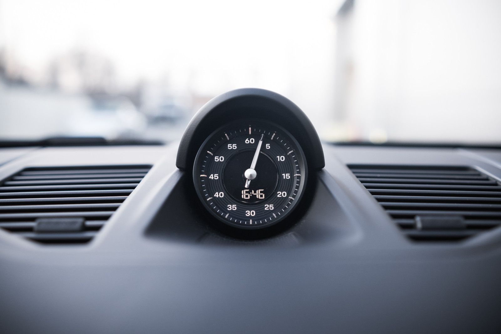 Fahrzeugabbildung Porsche 992/911 Carrera T - BOSE Sound-Lift-System