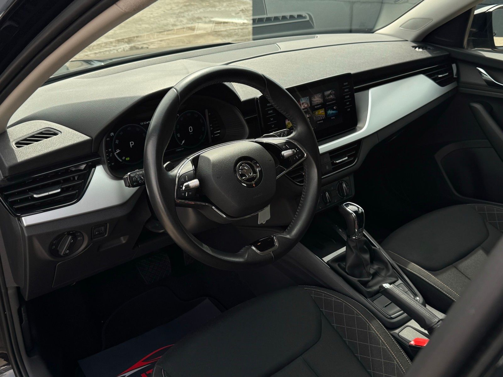 Fahrzeugabbildung SKODA Scala 1.0 DSG Ambition CarPlay Temp. SHZ PDC