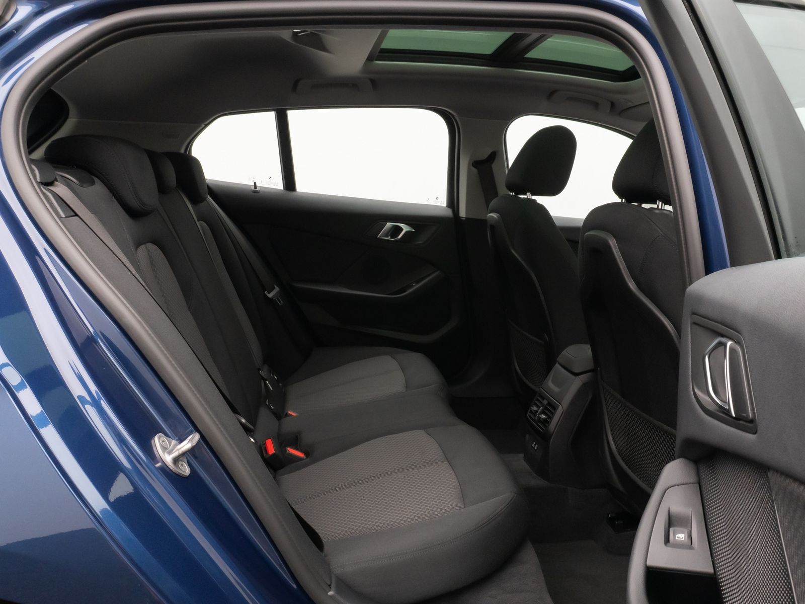 Fahrzeugabbildung BMW 118i Panorama DAB CockPitPro Lenkrhzg PDC LED