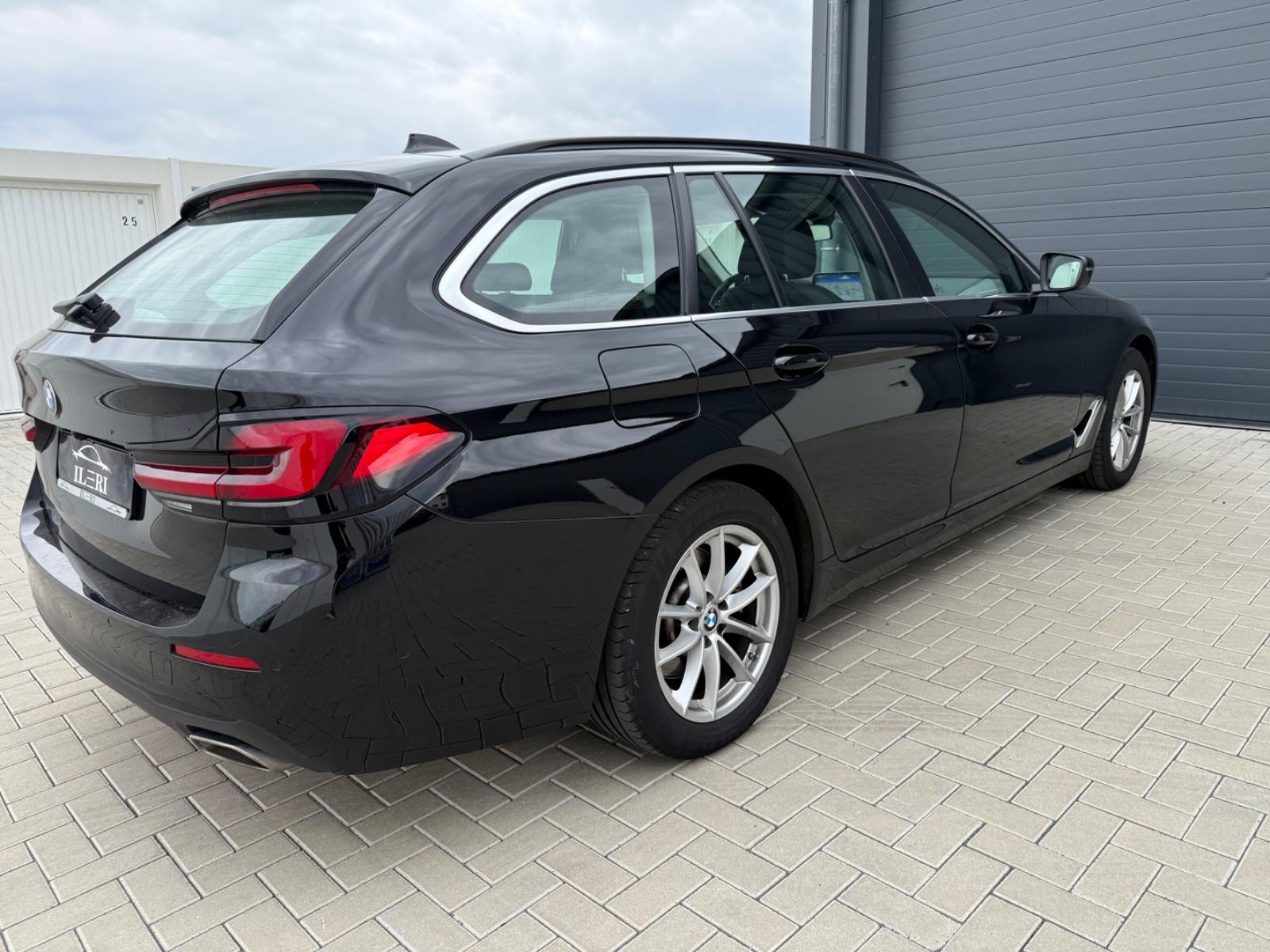 BMW 530 i Touring xDrive*AHK*PANORAMA*AMBIENTE*KAMER