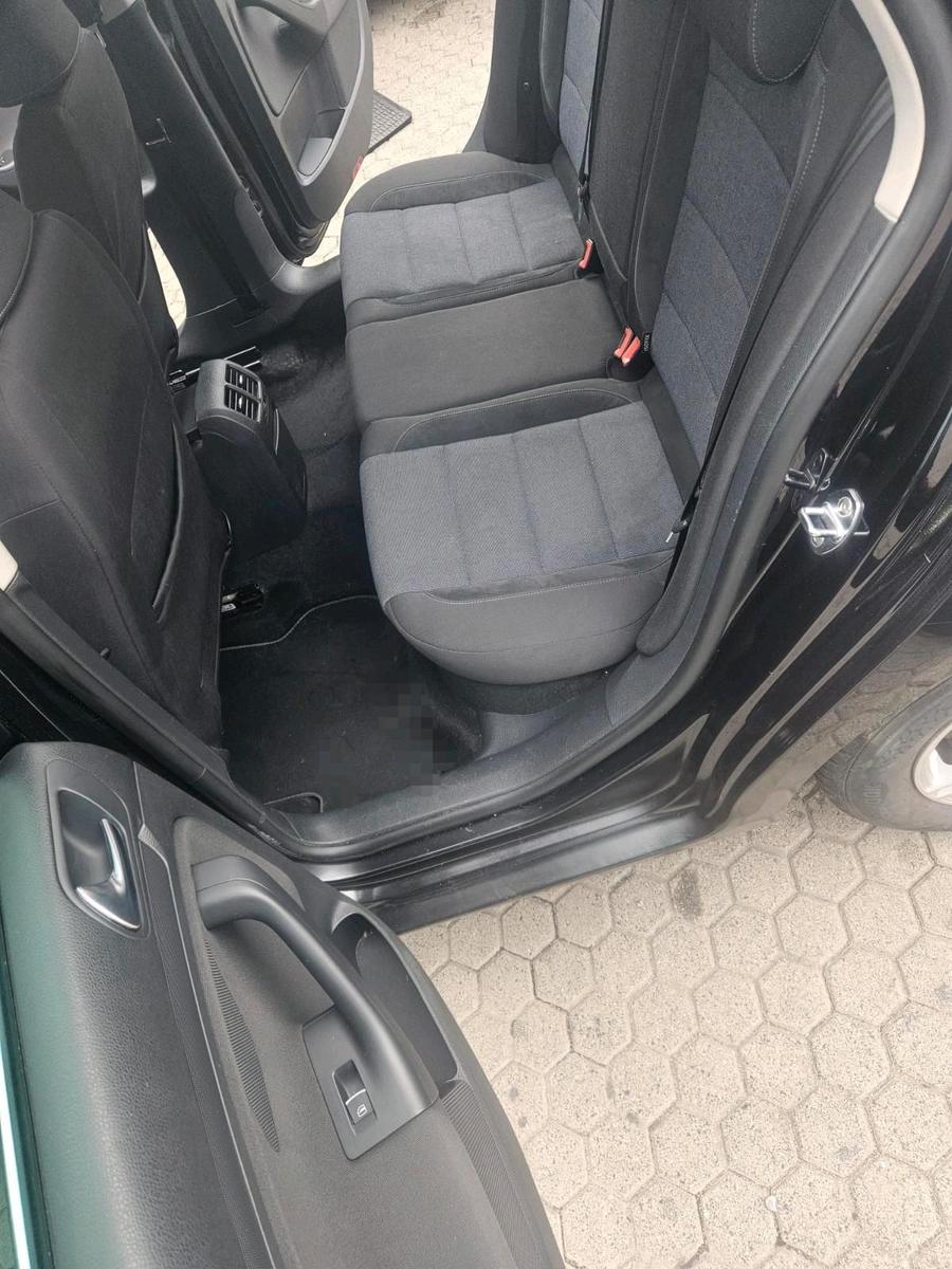 Volkswagen Golf 2011 — photo 14