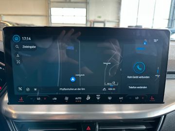 MYAUTOCENTER – Gebraucht- und Jahreswagen mit Werkstattservice in Pfaffenhofen Ford Focus *KEYLESS*ACC*NAV*1-HAND*2-ZONEN*
