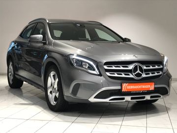 Mercedes-Benz GLA 200 DSG LED KLIMA NAV PDC SHZ TEMP