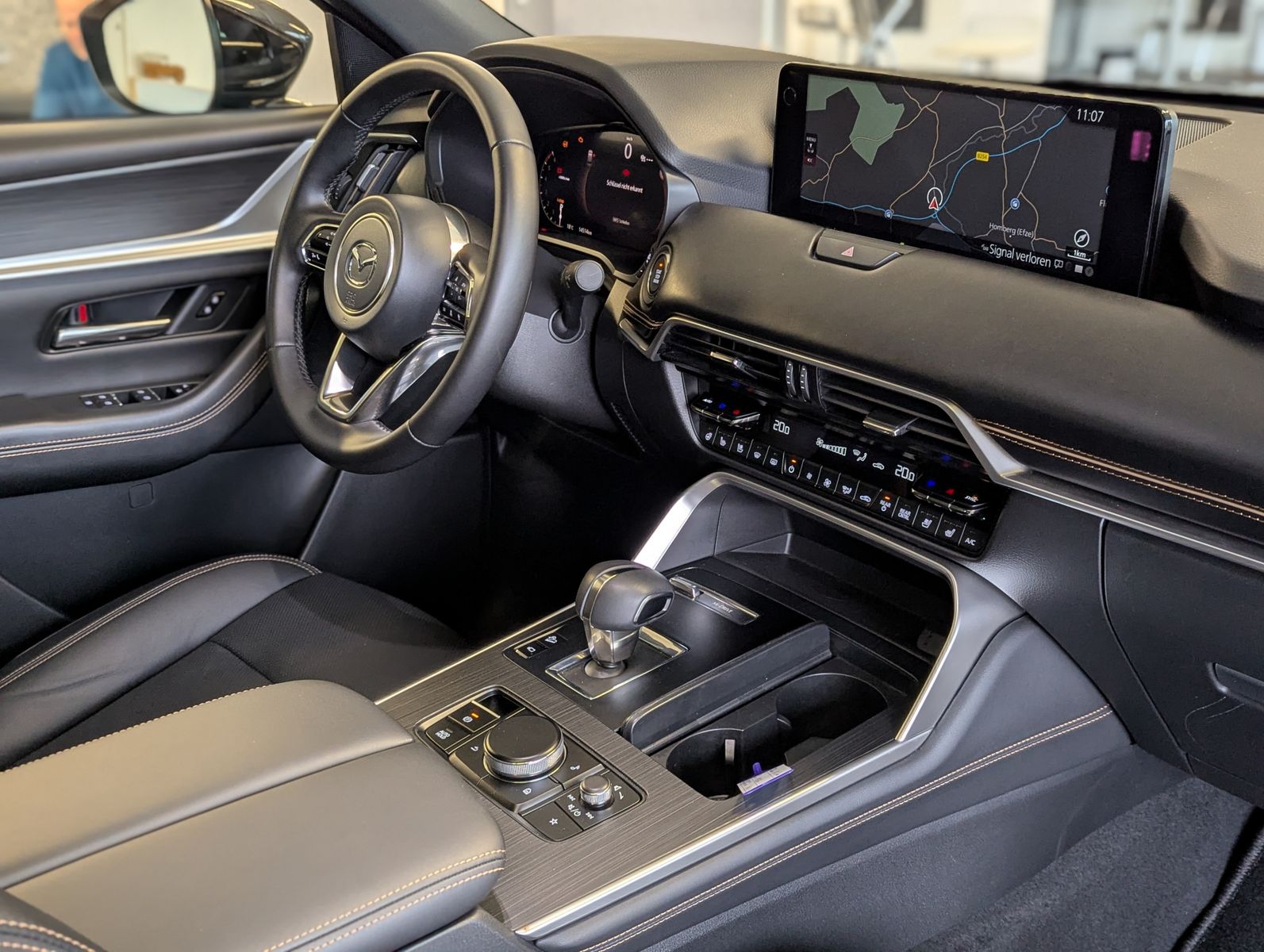 MAZDA CX-80 3.3L E-SKYACTIV D 254 HOMURA+ 7-Sitze Pano - Image 11