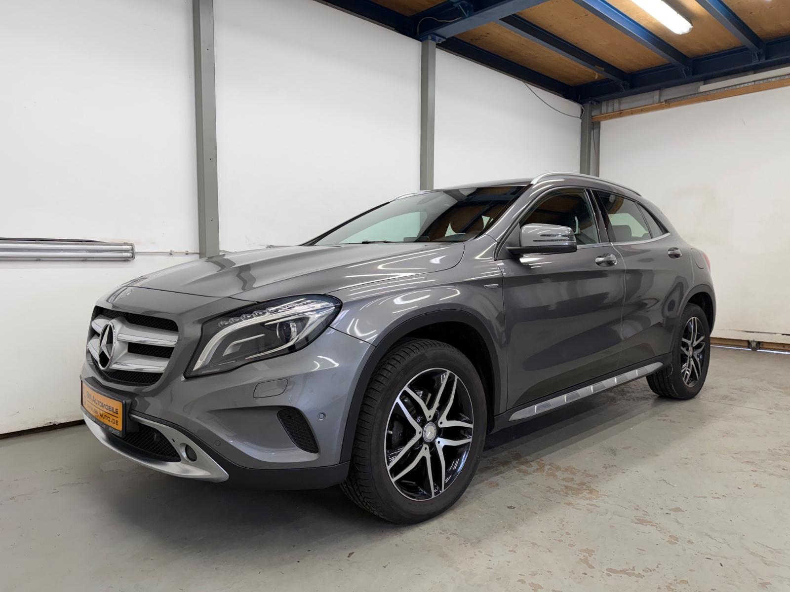 Mercedes-Benz GLA 220 d 4MATIC DCT Activity Edition LEDER NAVI