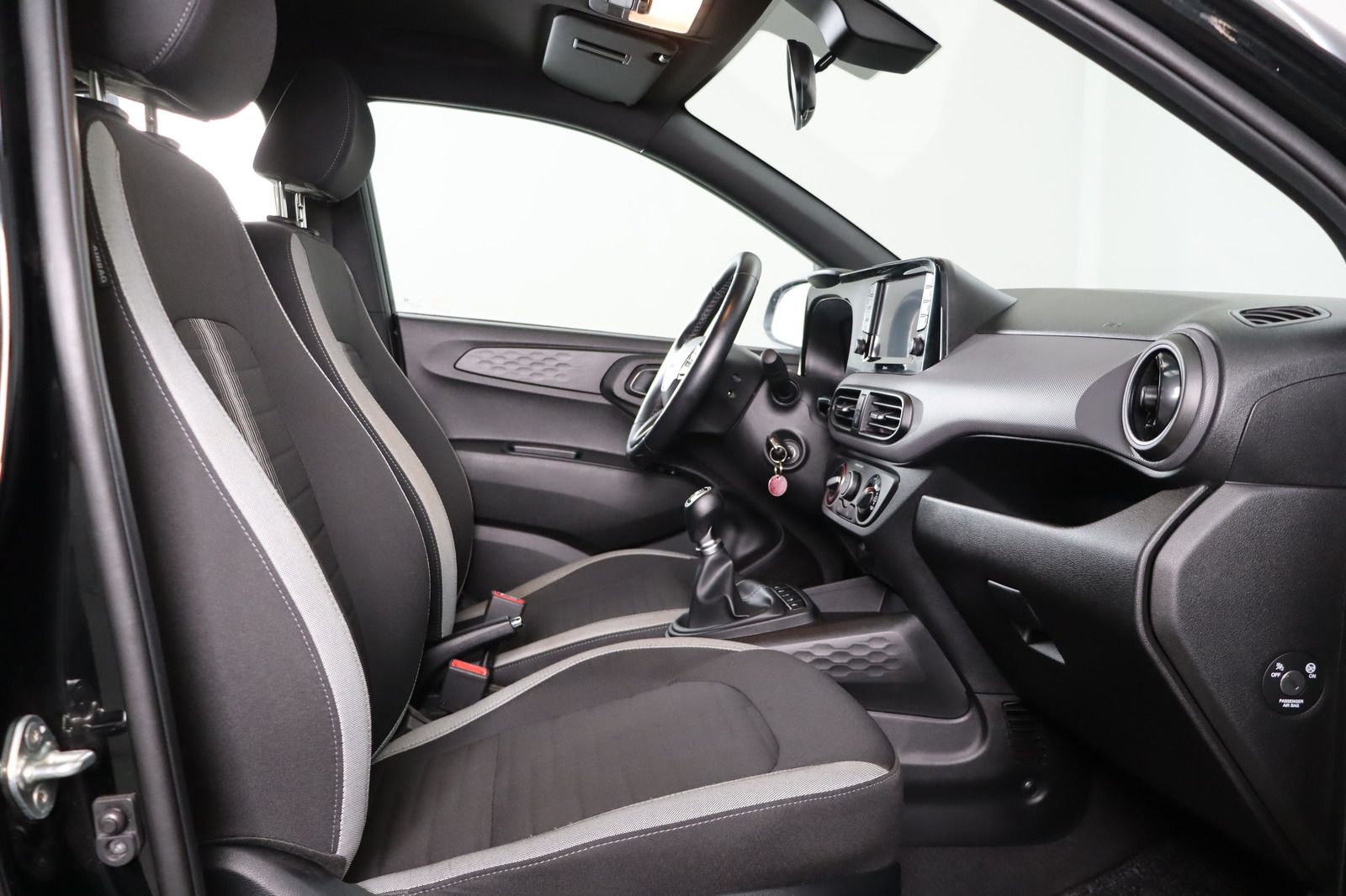 Fahrzeugabbildung Hyundai i10 * DAB * Navi * Lenkradhzg. * Rückfahrk.