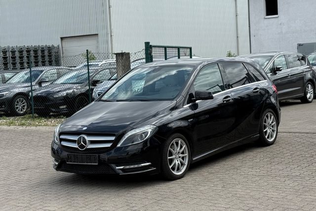 Mercedes-Benz B 200/XENON/NAVI/LEDER/H&K/SHZ/SCHECKHEFT/LED