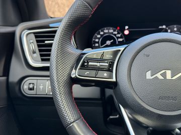 Kia ProCeed 1.6T DCT7 GT Navi Memory Kamera Glasdach