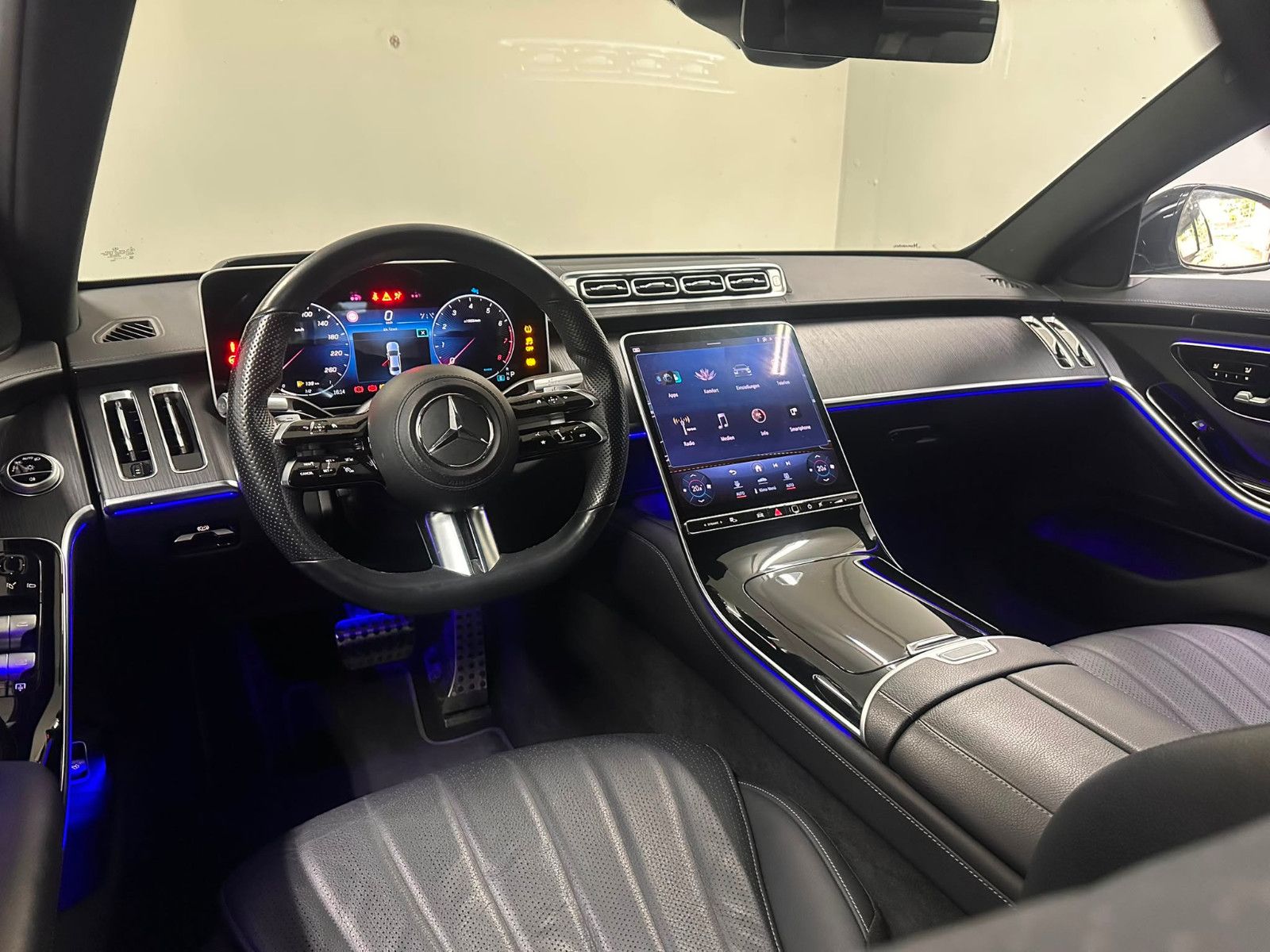 Fahrzeugabbildung Mercedes-Benz S 500 4MATIC L *AMG-LINE*DISTRO*TV*2xKLIMA*KEYGO