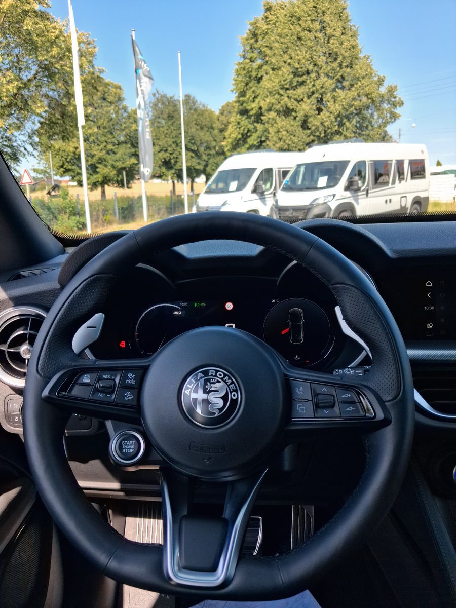 Fahrzeugabbildung Alfa Romeo Stelvio Veloce Q4 Allrad 280PS