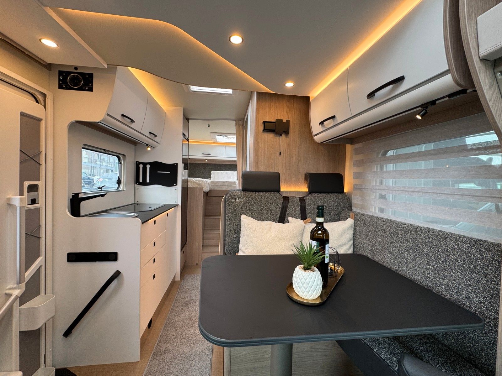 Fahrzeugabbildung Bürstner Lyseo Time Skyline 690 G SIE SPAREN 12.349€!