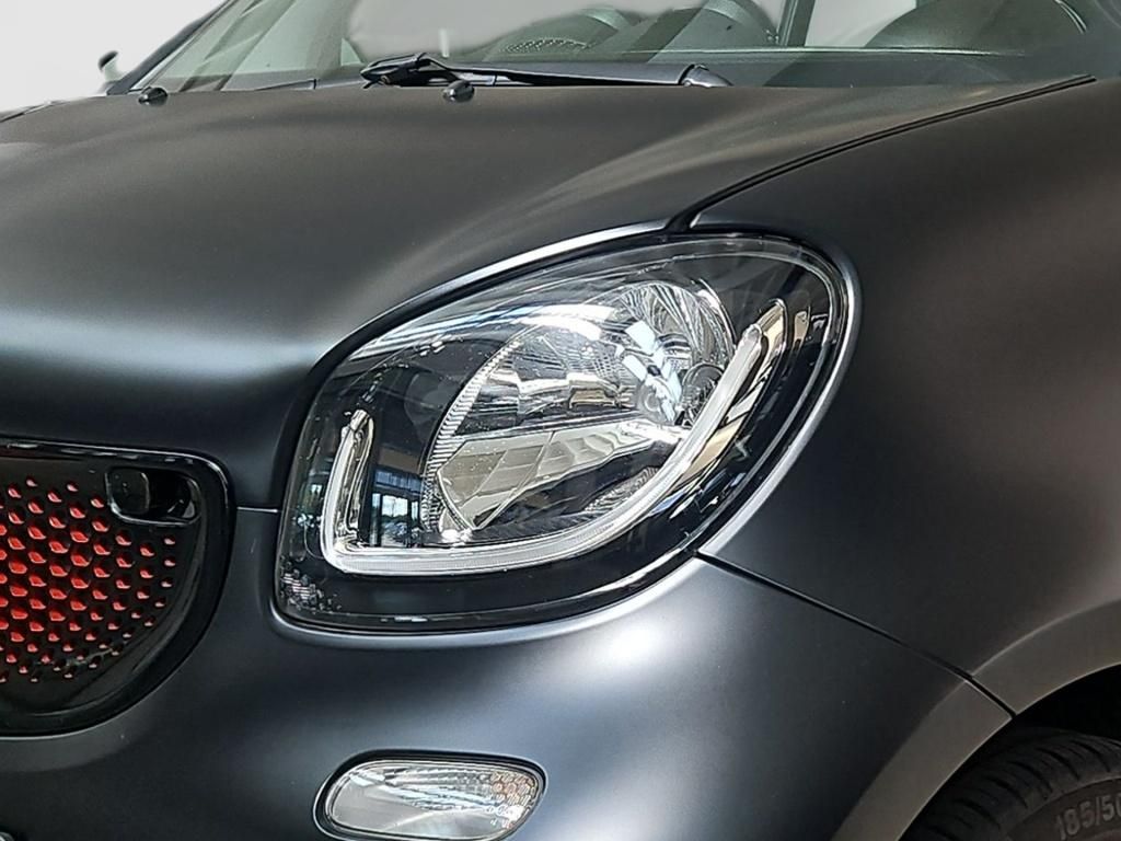 Fahrzeugabbildung Smart fortwo 52 kW passion Brabus LED Navi SHZ Pano