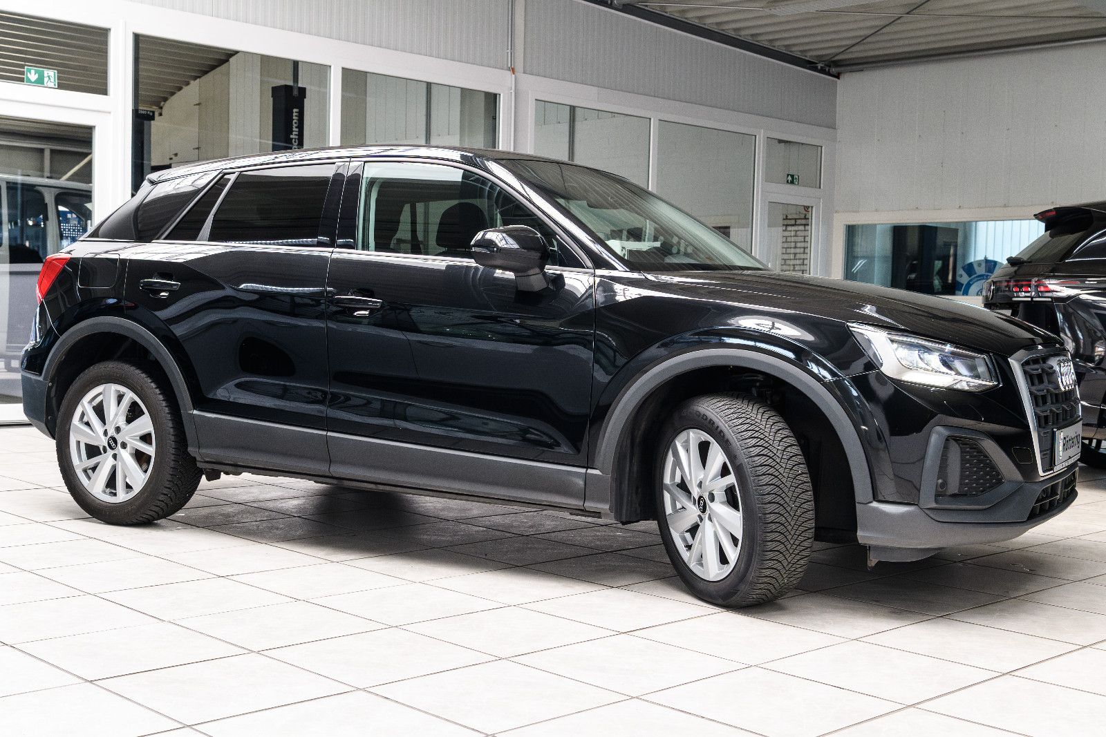 Fahrzeugabbildung Audi Q2 35 TFSI S tronic LED/SZH/RFK/NAVI/GJR