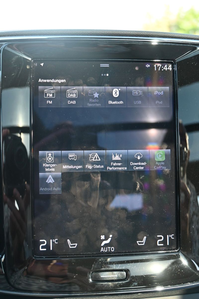 Fahrzeugabbildung Volvo XC40 Ultimate Dark T5 PHEV Ultimate*360°*PANO*