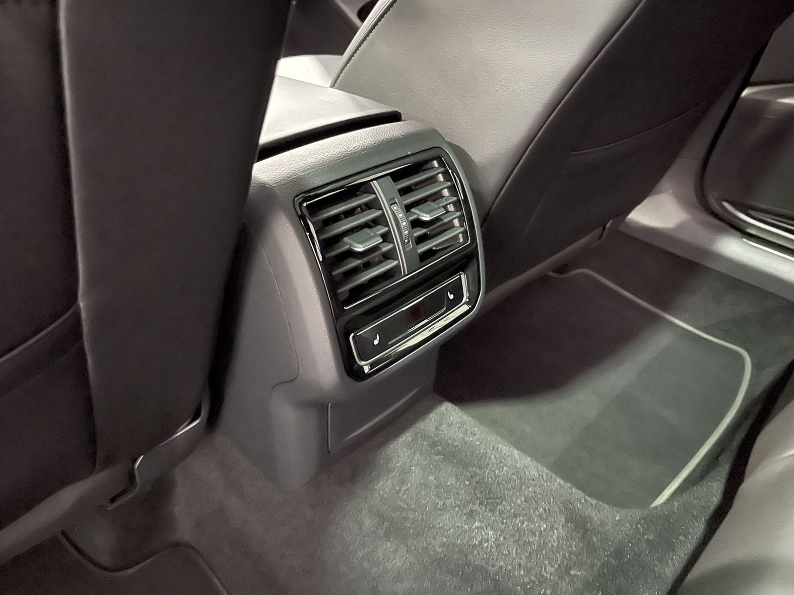 Fahrzeugabbildung Volkswagen Arteon Shooting Brake 2.0 TDI*Leder*AHK*Pano*Cam